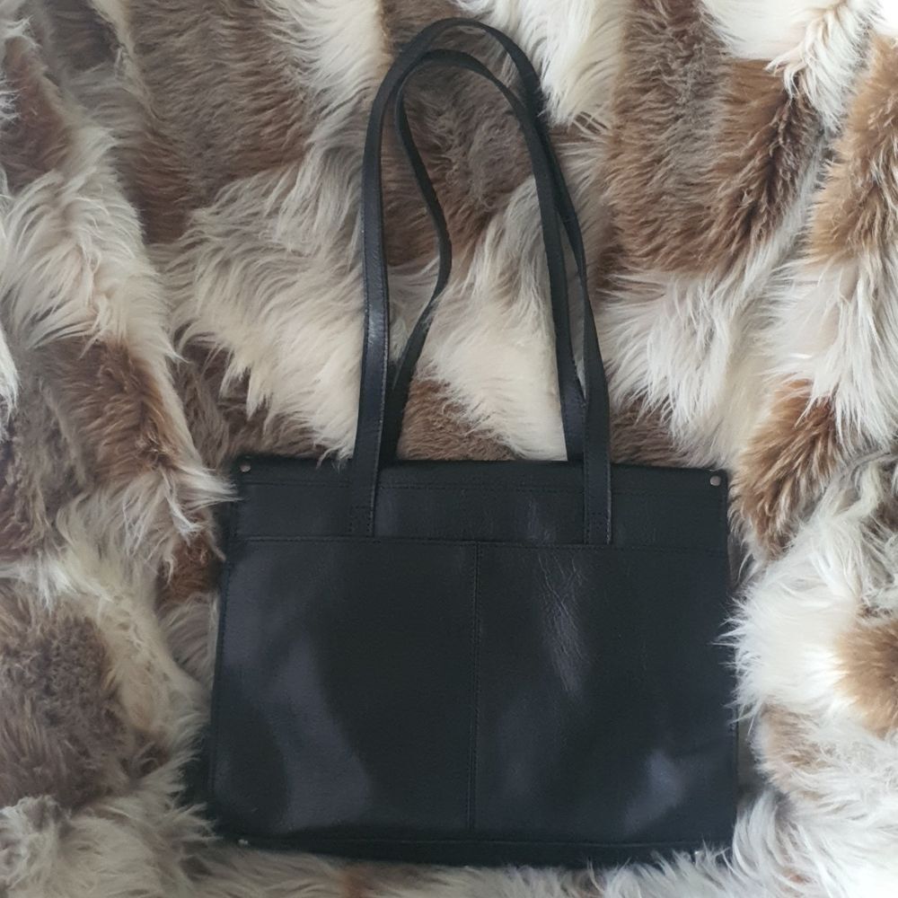 Patricia Nash Black Leather Bag with Silver Accents - Picture 3 of 8